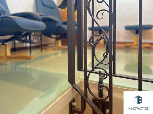 Detaibild Glasboden und Geländer (Schmiedeeisen)