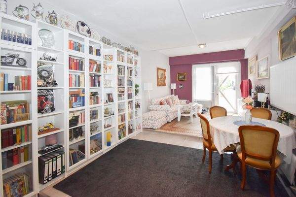 Wohnraum im EG mit Ausgang zum Garten