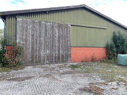 Großes Schiebetor mit 5 m Breite und 4 m Höhe
