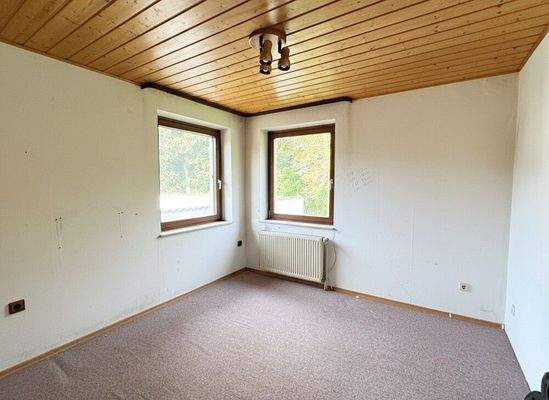 Arbeits-bzw. Kinderzimmer EG