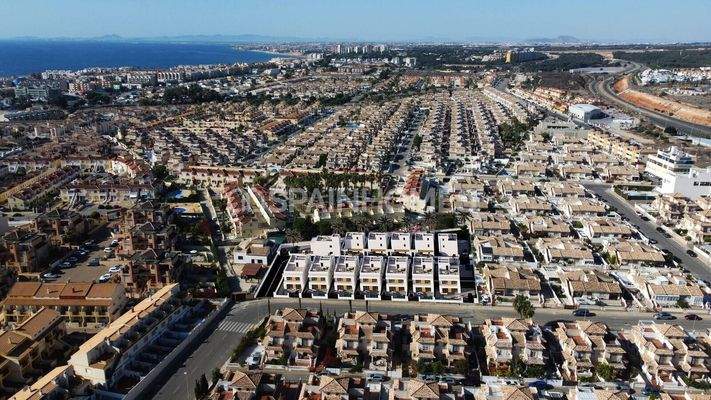 Stylish Houses with Pools Near the Beach in La Zenia Orihuela