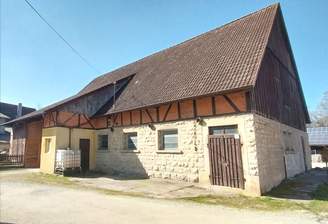 Nebengebäude mit Garage