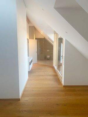 Zimmer mit Bad im DG