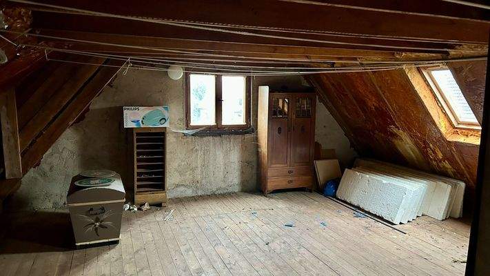 Blick auf den Dachboden