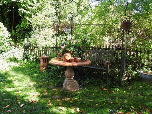 Gartentisch + Bank.jpg