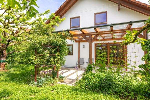 Terrasse mit Pergola