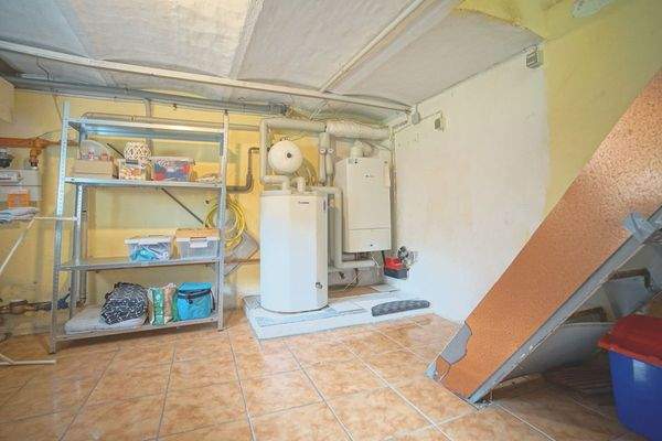 Kellerraum mit Heizungsanlage