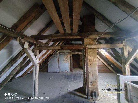 Haupthaus Dachboden (2)