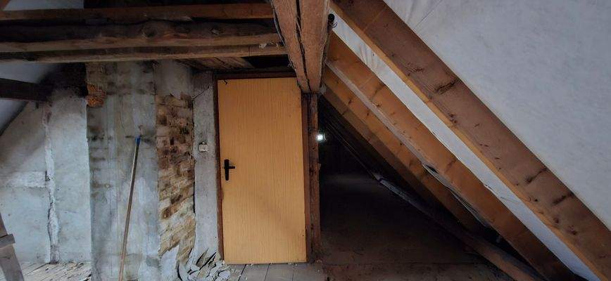Zimmer auf Dachboden