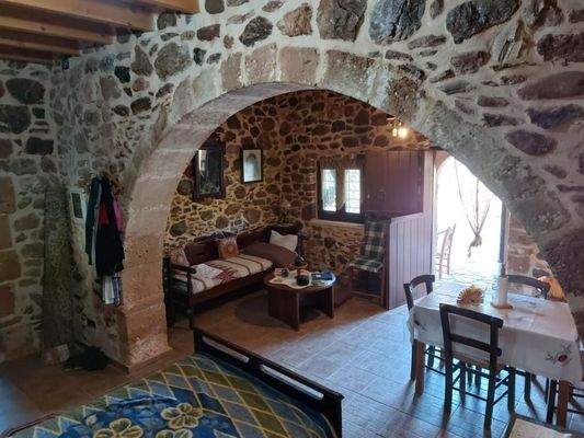 Ostkreta, Mertidia: Tolles Steinhaus mit Garten nahe dem Meer zu verkaufen