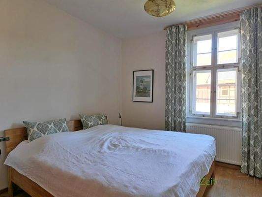 Doppelbett im Schlafzimmer