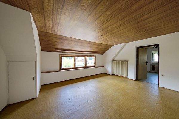 Weiteres Zimmer im Dachgeschoss 