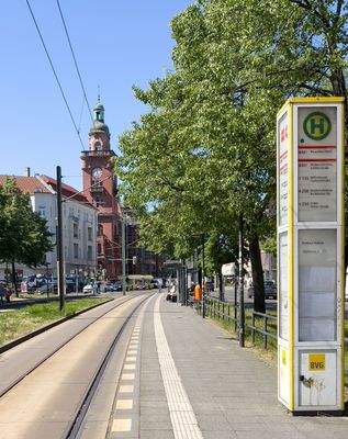 Bus- und Tramstation Rathaus Pankow