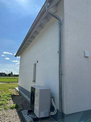 2025-09_MH hinten_Wärmepumpe