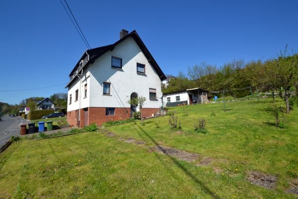 Lagepläne und zusätzliche Fotos auf Anfrage