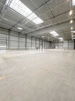 Innenansicht Halle - JLL