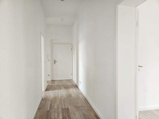 Flur, Blick Eingangstür.jpg