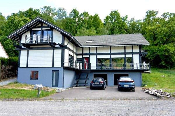 44  links sep. Eingang