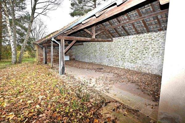 15  mit Sichtmauerwerk