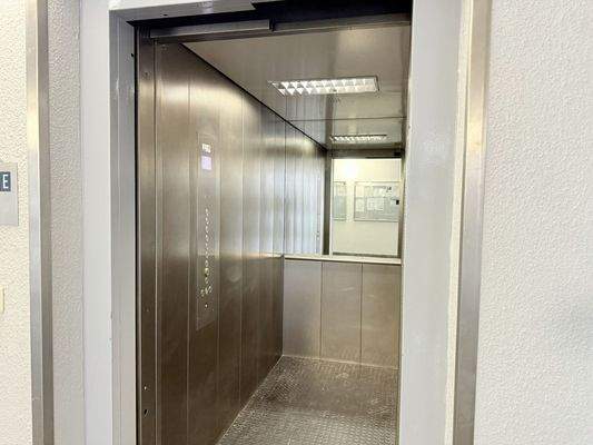 Aufzug innen