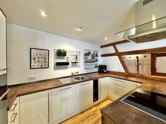 Kochbereich mit Durchreiche