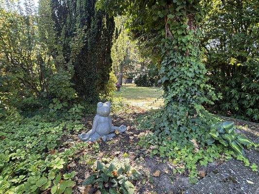 Gartenansicht hinter Terrasse