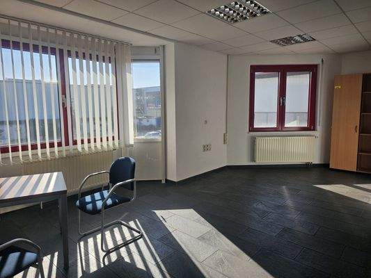 Büro 3.jpeg