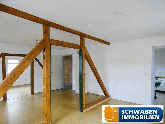 Wohn- und Essbereich (Foto 1)