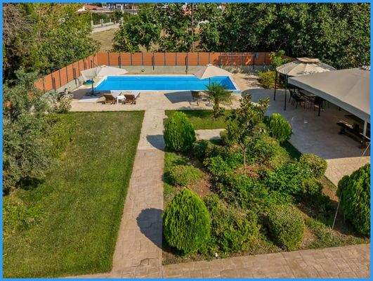 aca952a97c5148d3ae4e4ac9bf17baf7-original