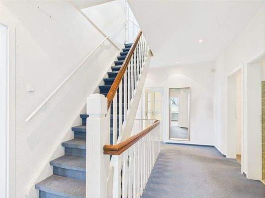 Vorderhaus: 1. OG Flur Wng 2