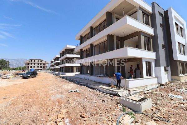 Sea-View Flats Near the Beach in Mijas Costa