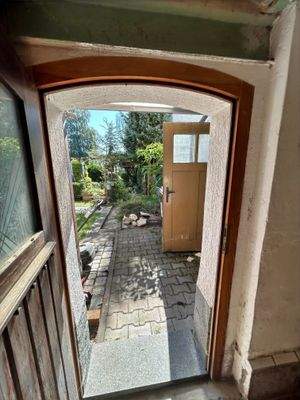 Kellerausgang in den Garten