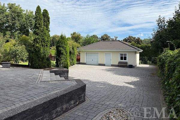 Zufahrt zum Gästehaus