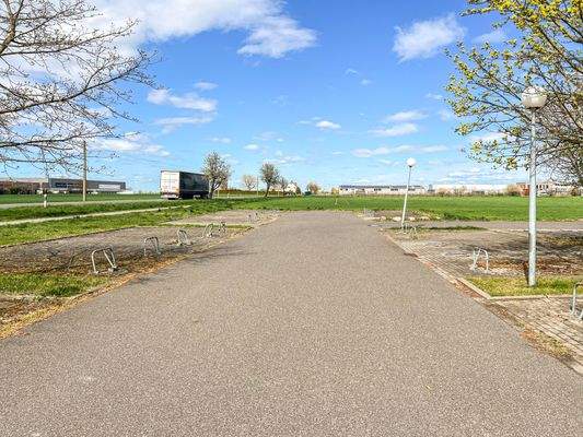 Blick auf die Aussenstellplätze