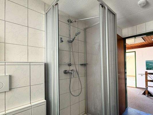 Bad im OG mit Dusche