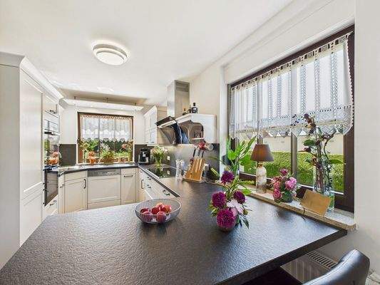 Neuwertige Einbauküche