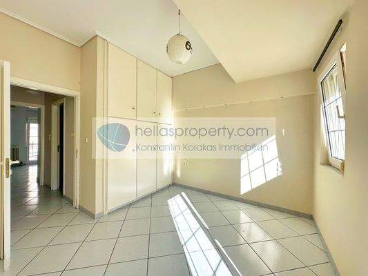 53691972339245d7a8d989a86140f742-original