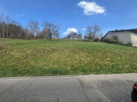 Frontaler Blick von Straße