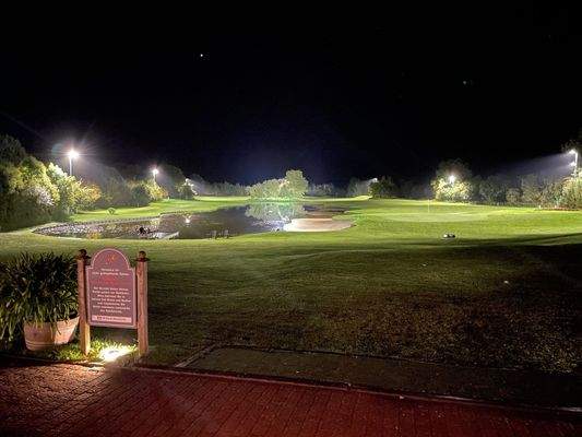 Blick auf die beleuchtete Anlage