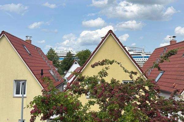 Blick auf Kreuzfahrtschiffe