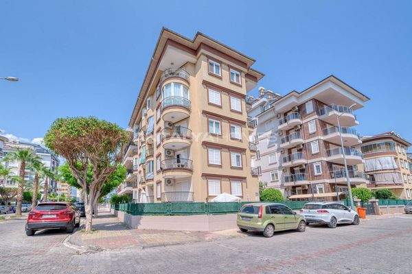 Furnished Flat in Seaside Complex in Obagöl, Alanya