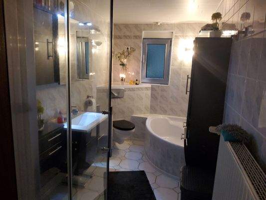 Tageslicht Dusch Wannenbad