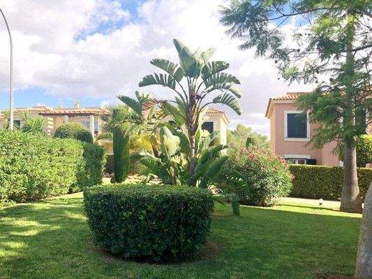 Hausansicht vom Garten