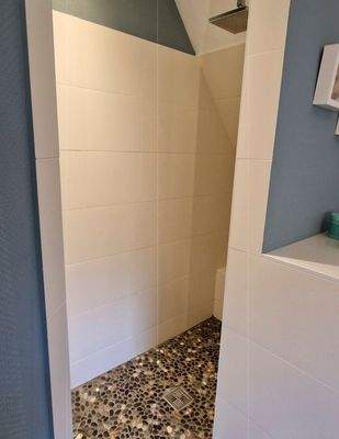 Begehbare Dusche Badezimmer en suite.jpg