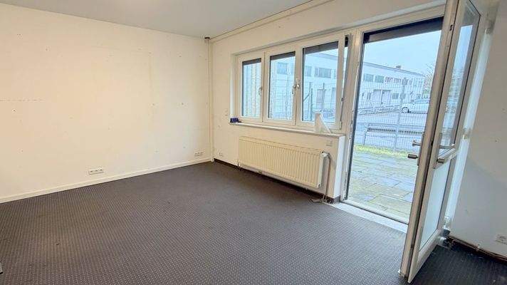 großzügige Büroeinheit mit direktem Zugang zur Terrasse