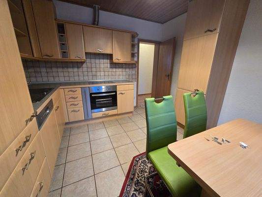 Wohnung 4 Küche mit Blick in den Flur