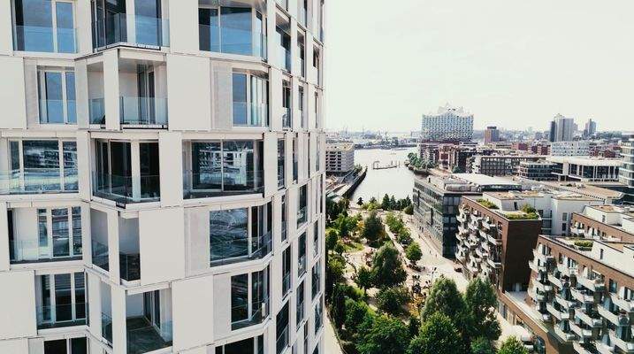 Außenansicht mit Elbphi