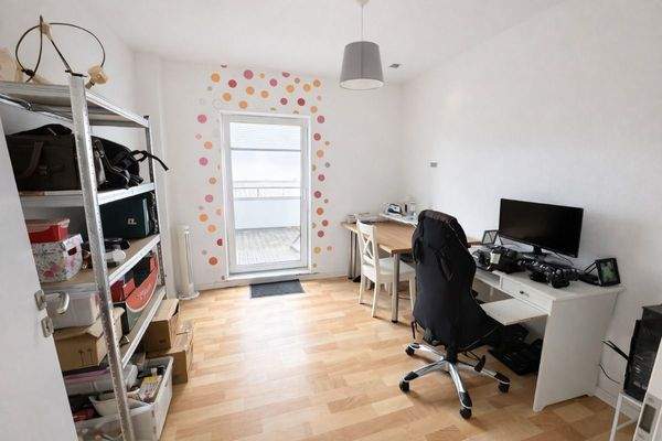 c0094847-18e8-4355-90e1-b85393b89e37