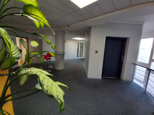 Flur 5.OG vor Aufzug