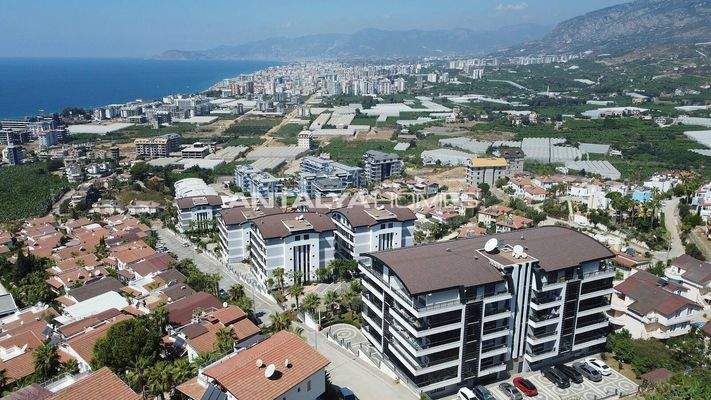 Sea View Real Estate Close to Amenities in Alanya Kargicak
